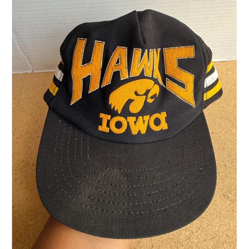 VTG IOWA HAWKEYES Black Snapback‎ Hat Made in USA One Size Adjustable